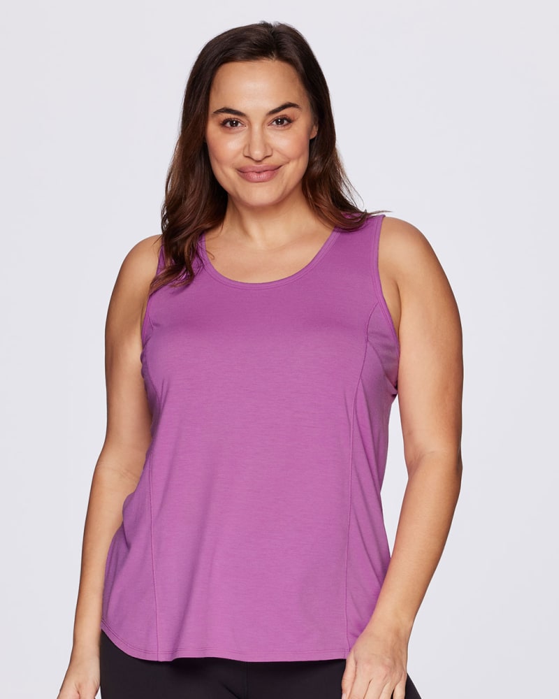 Front of a model wearing a size 2X Plus Daily Tank in Light Purple by RBX Active. | dia_product_style_image_id:294478